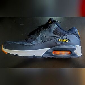 NIKE Air Max